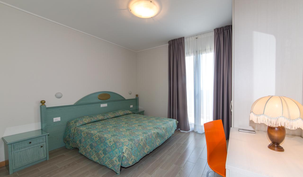 Residence California Lido di Jesolo Exterior foto
